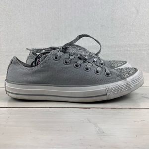 - 486pte Converse gray canvas low top sneakers women's size 8